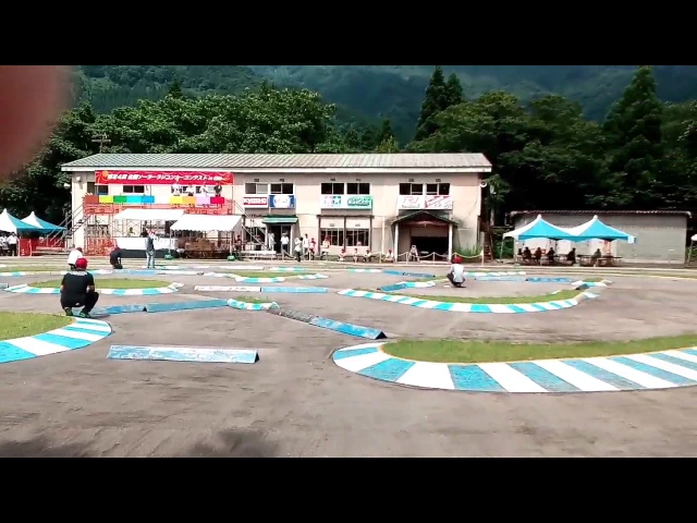 太陽光発電で走るラジコンカーレース